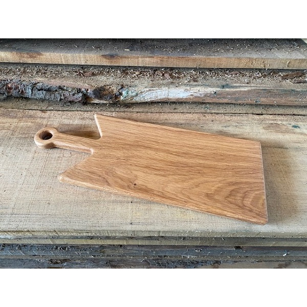 Schneidebrett aus Eiche mit Griff, CNC gefräst, geölt, 45x20x2 cm